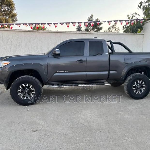 Toyota Tacoma SR5 2022 Gray