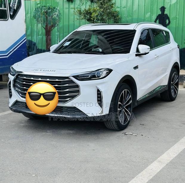 Jetour X70 Plus 2022 White