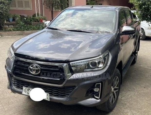 Toyota Hilux 2018 Gray