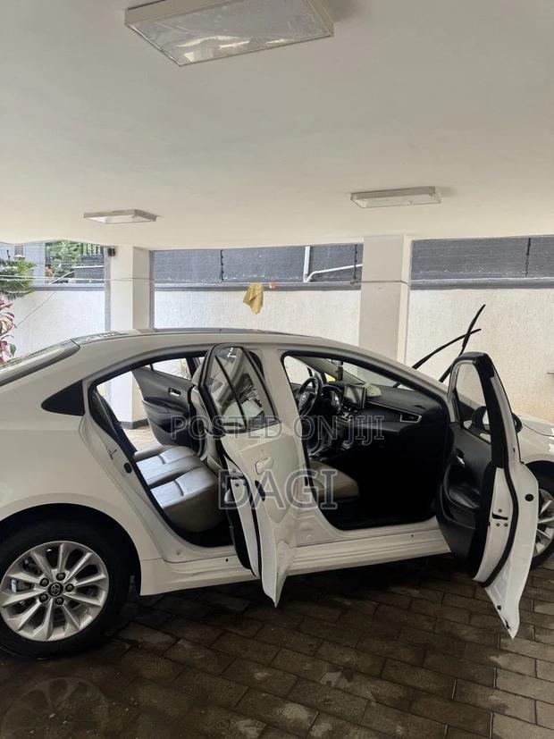 Toyota Corolla 2022 White