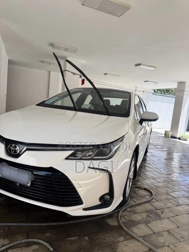 Toyota Corolla 2022 White