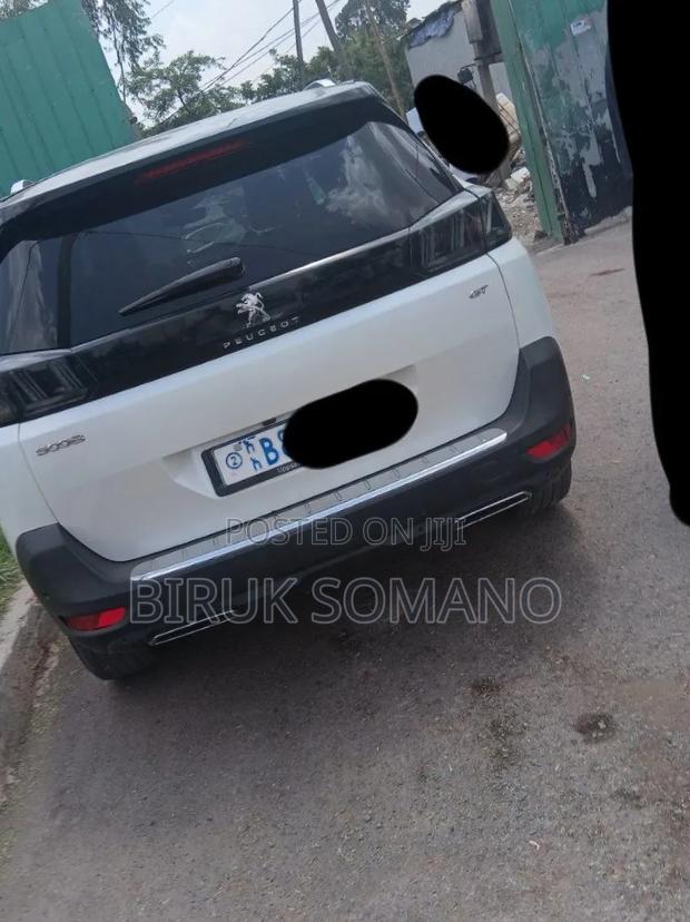Peugeot 5008 2022 White