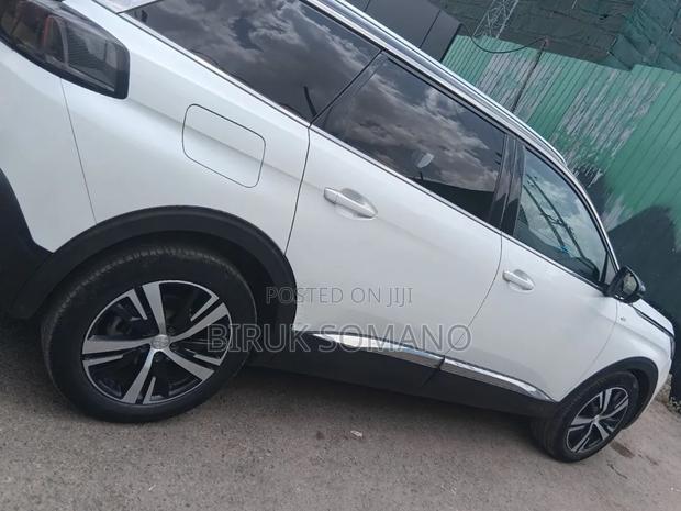 Peugeot 5008 2022 White