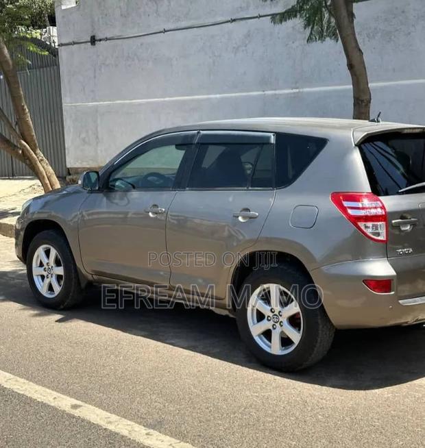 Toyota RAV4 2010