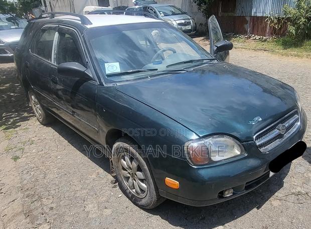 Suzuki Esteem 2000 Green
