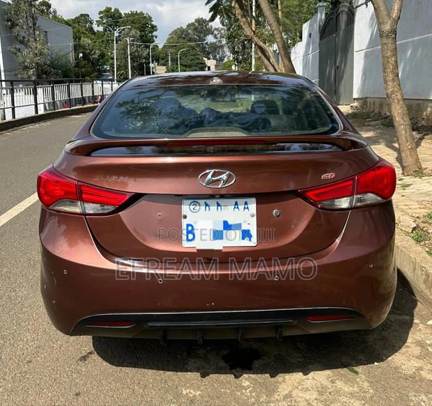 Hyundai Avante 2013 Brown
