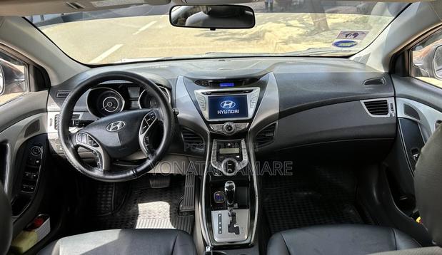 Hyundai Avante 2013 Burgundy