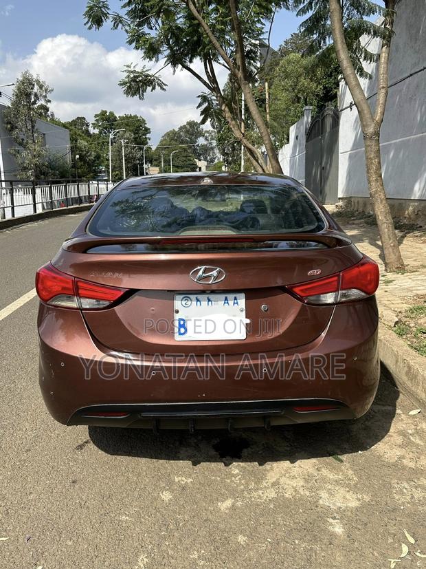 Hyundai Avante 2013 Burgundy