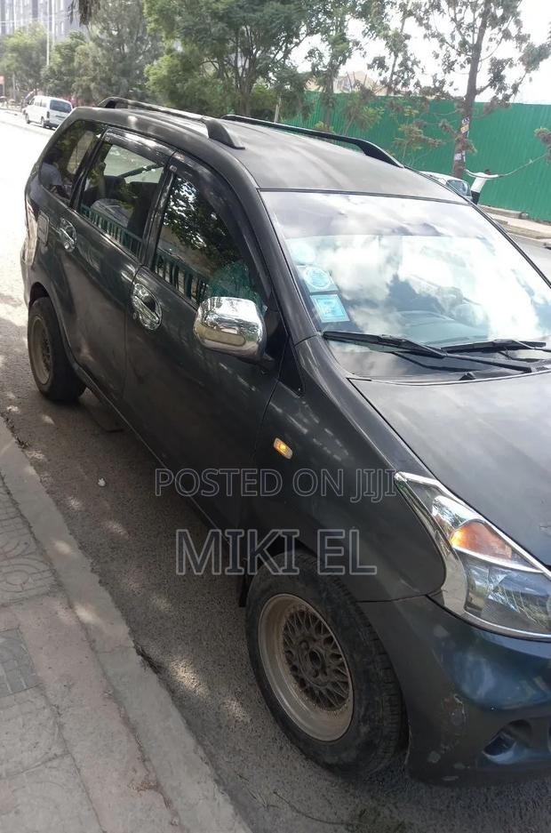 Toyota Avanza 2012 Gray