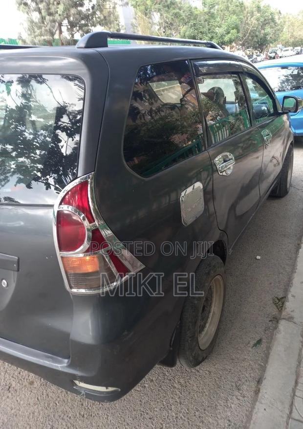 Toyota Avanza 2012 Gray
