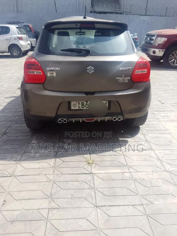 Suzuki Swift 2022 Gray