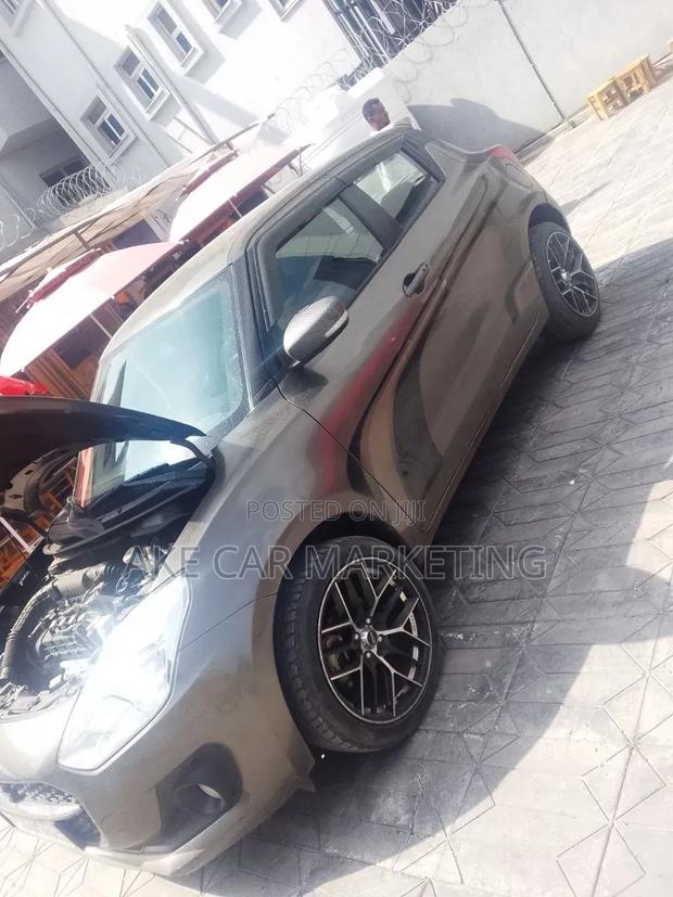 Suzuki Swift 2022 Gray