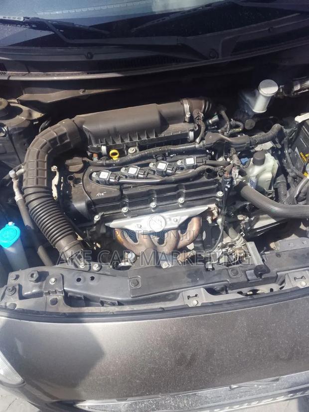 Suzuki Swift 2022 Gray