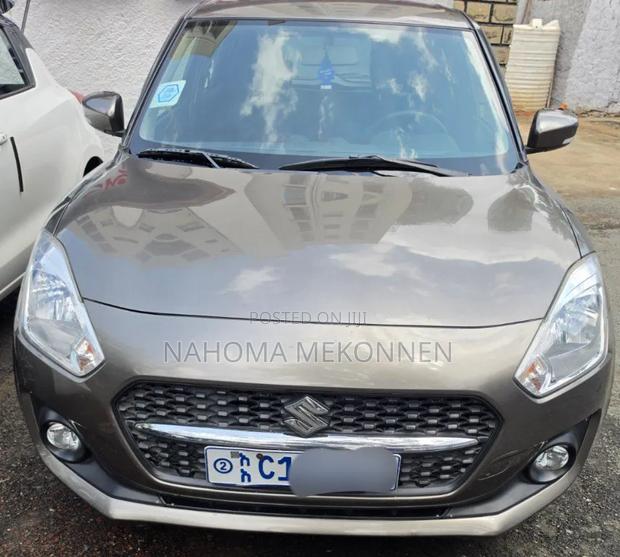 Suzuki Swift 2022 Brown