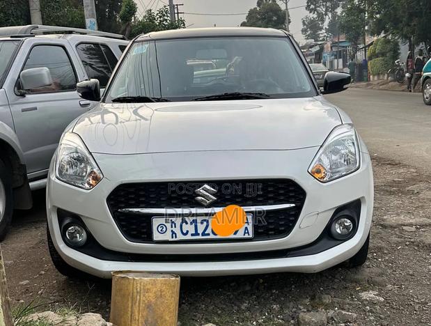 Suzuki Swift 2022 White