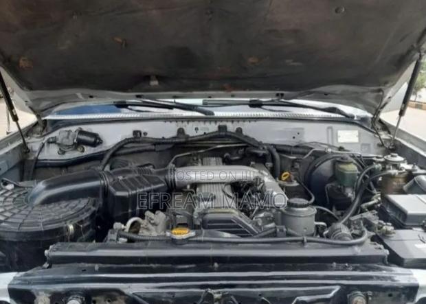 Toyota Land Cruiser 2004