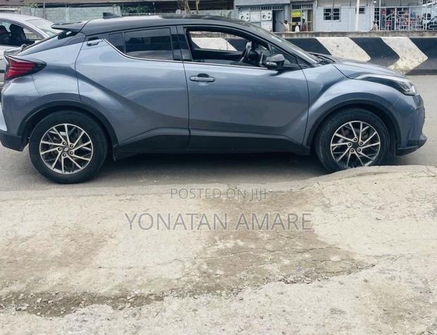 Toyota C-HR Limited 2021 Blue