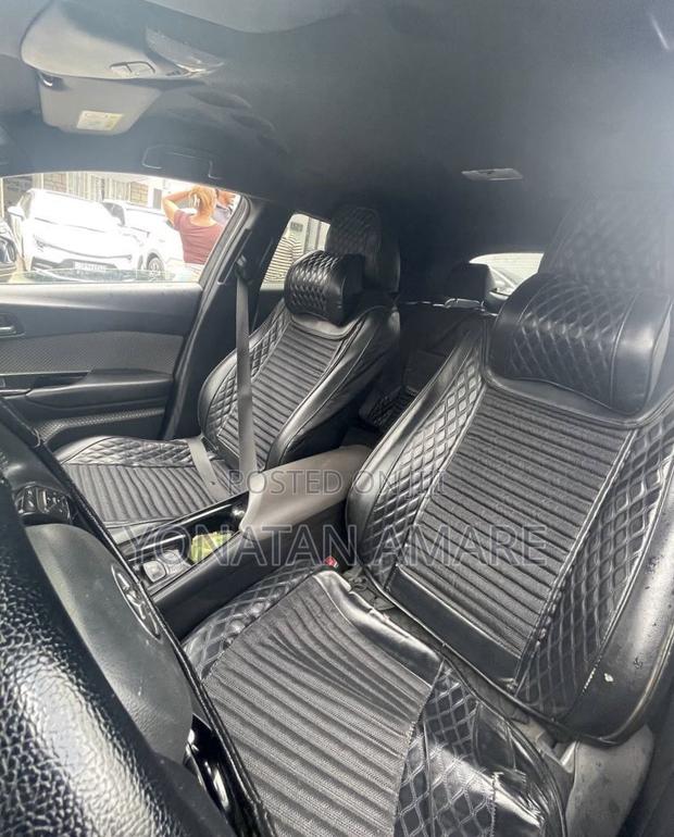 Toyota C-HR Limited 2021 Blue