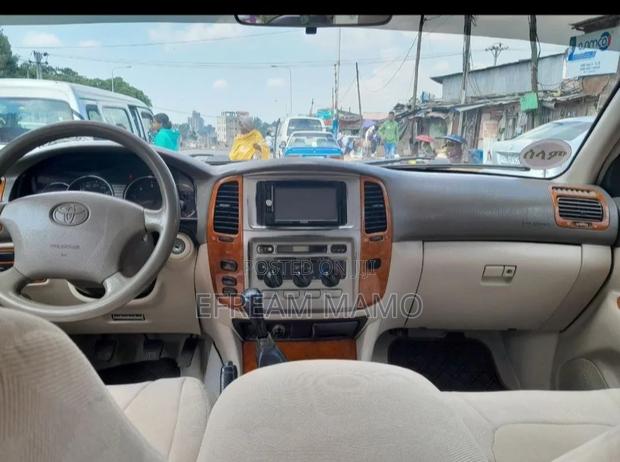 Toyota Land Cruiser 2004