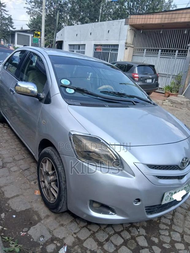 Toyota Belta 2008 Silver