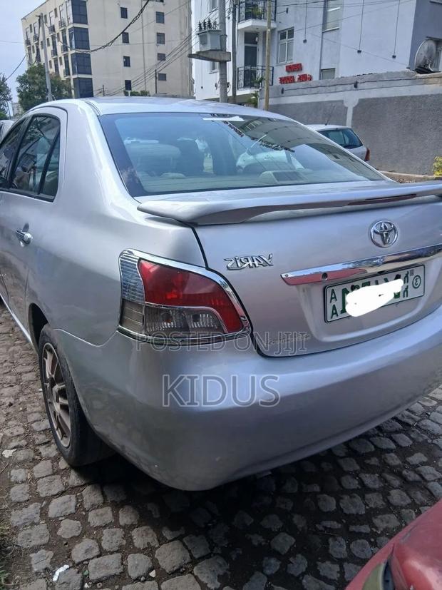 Toyota Belta 2008 Silver