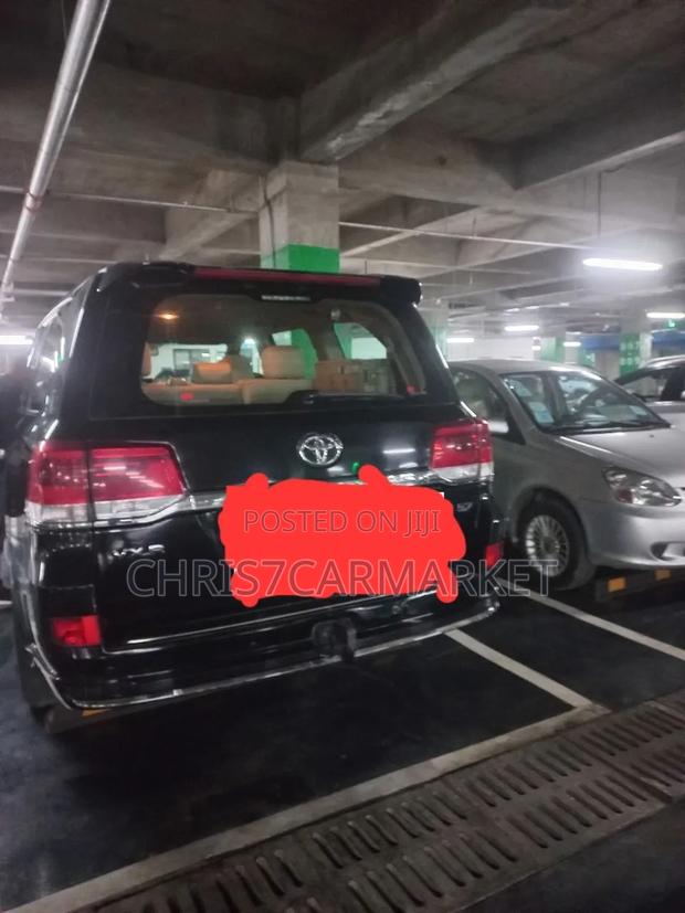 Toyota Land Cruiser 2010 Black