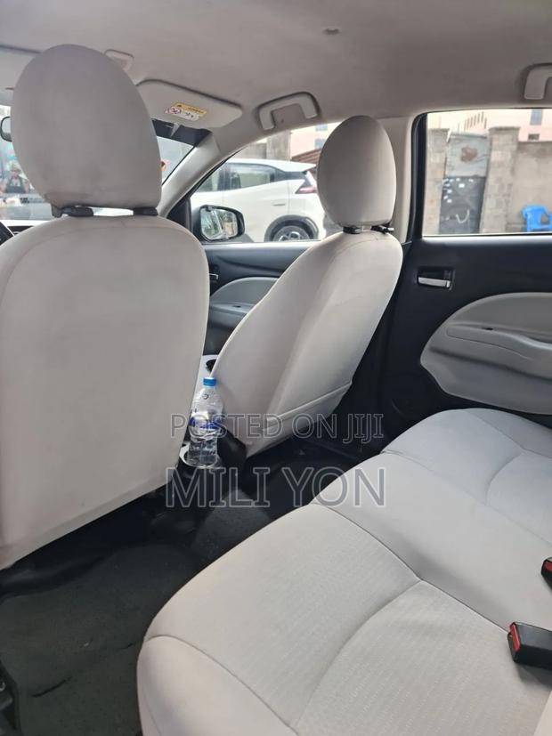 Mitsubishi Attrage 2021 Silver