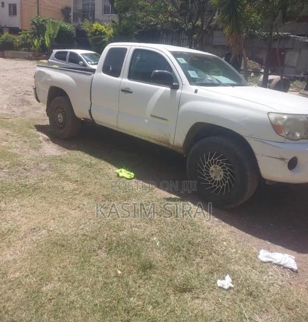 Toyota Tacoma 2008 White