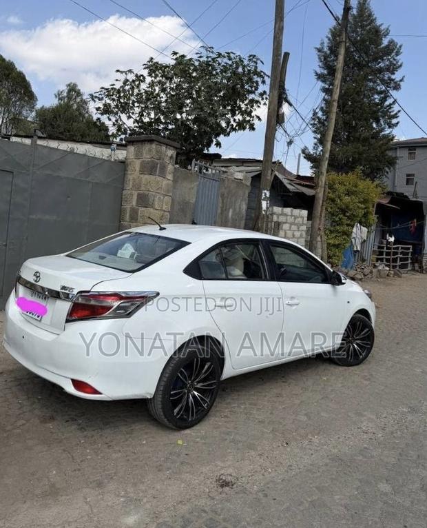 Toyota Yaris 2014 White