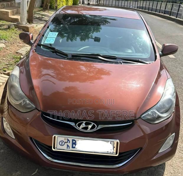 Hyundai Avante 2013