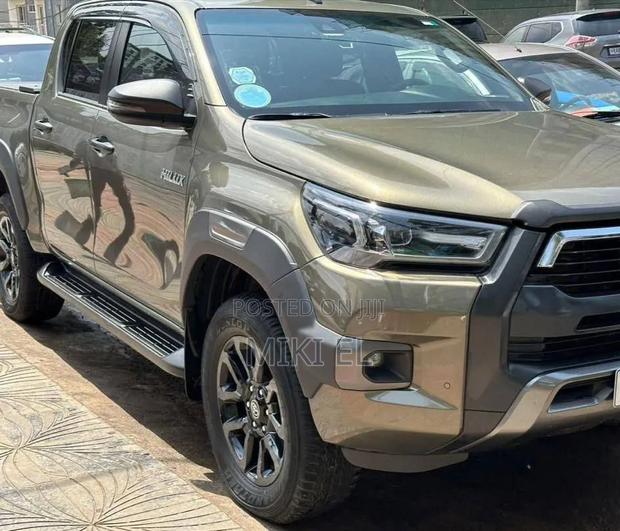 Toyota Hilux Revo Double Cab Deisel 2.8 AWD 2021 Gray