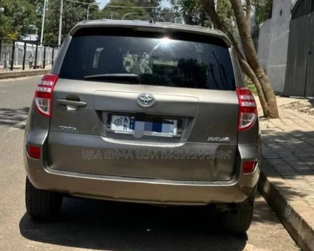 Toyota RAV4 2010 Teal