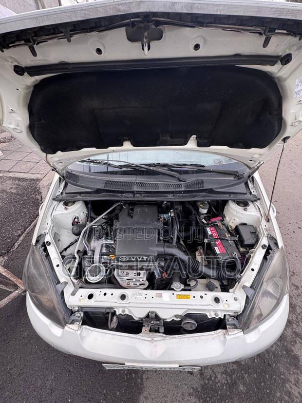 Toyota Vitz 2004