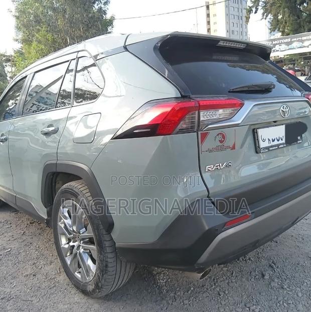 Toyota RAV4 2020 Gray