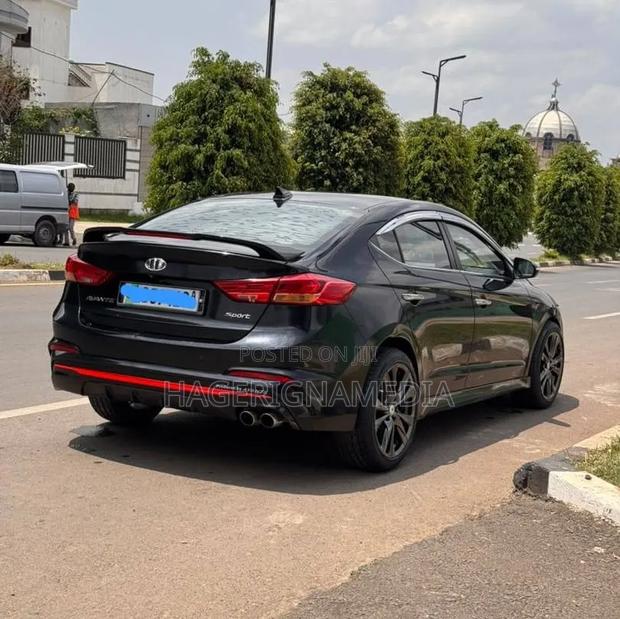 Hyundai Avante 2017 Black