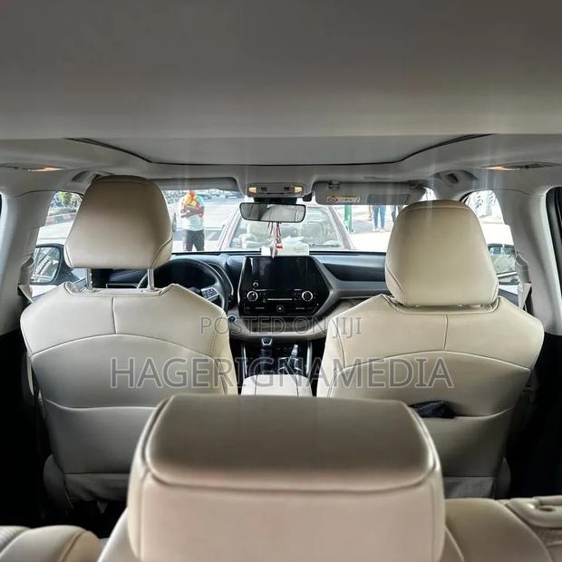 Toyota Highlander 2023 Gray