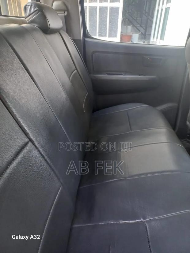 Toyota Hilux 2014 Black