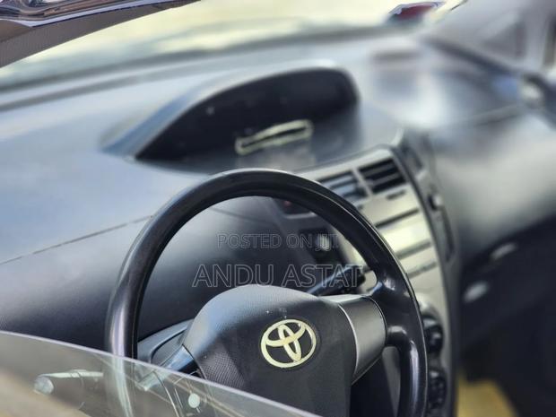 Toyota Yaris 2009 Silver