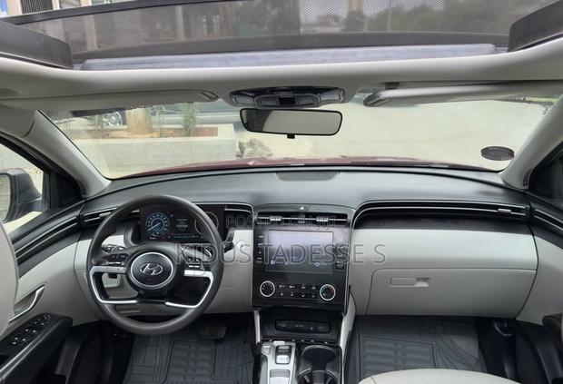 Hyundai Tucson 2022 Red