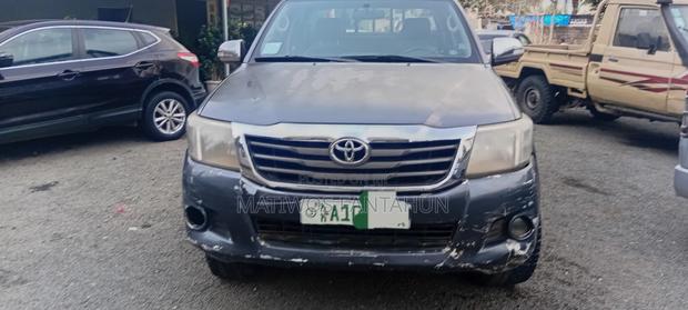 Toyota Hilux 2014 Black