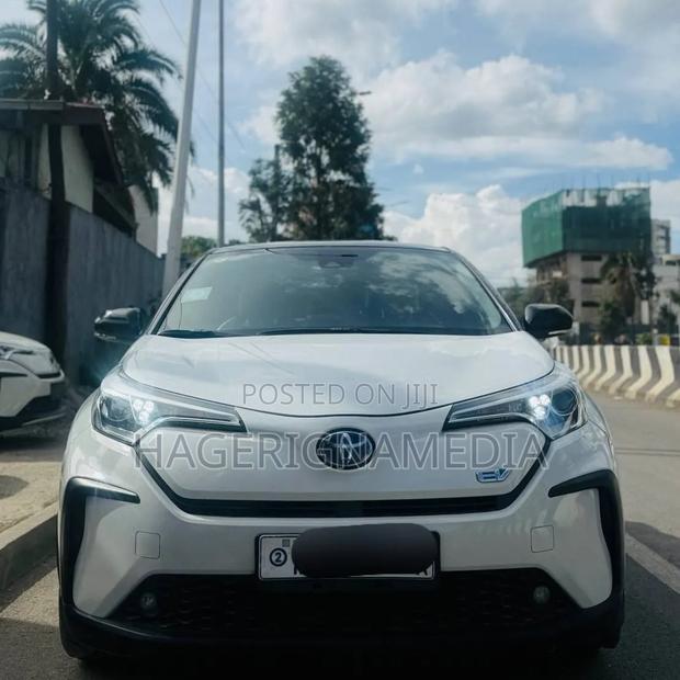 Toyota C-HR 2023 White