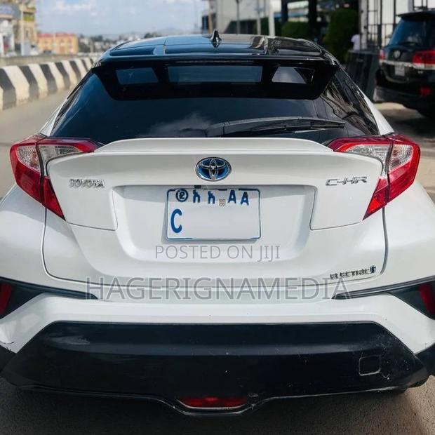 Toyota C-HR 2023 White