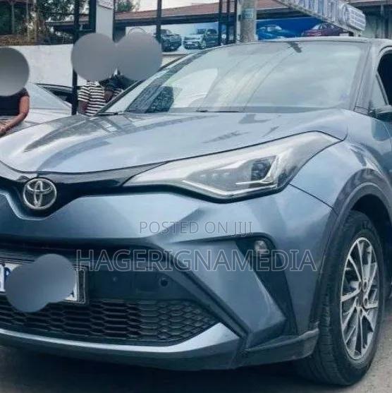 Toyota C-HR 2021 Blue