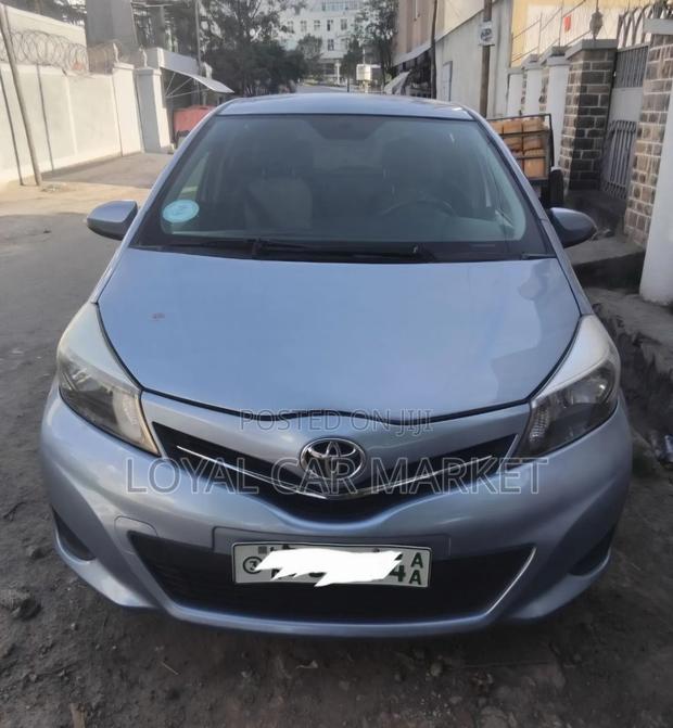 Toyota Yaris 2012 Blue