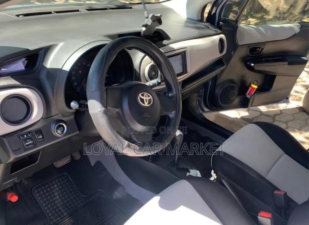 Toyota Yaris 2012 Blue