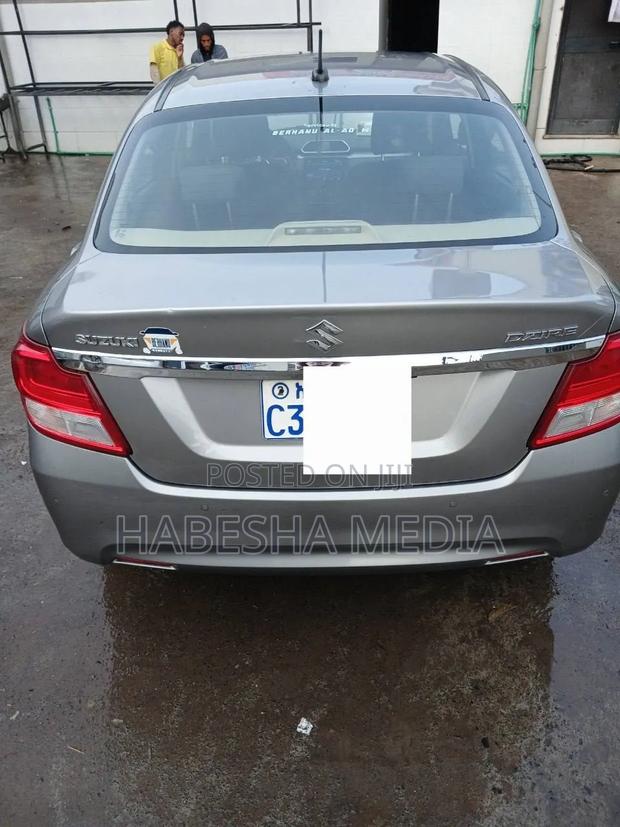 Suzuki Dzire 2022 Silver