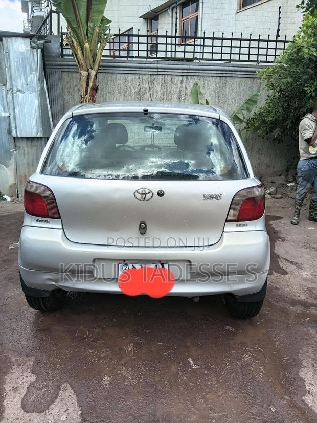 Toyota Yaris 1.4 2002 Silver