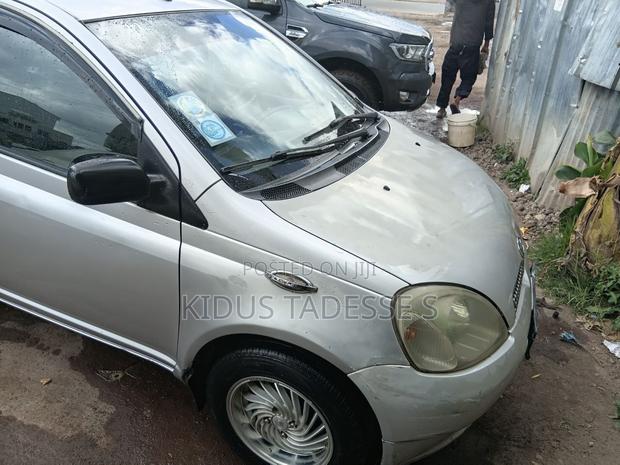 Toyota Yaris 1.4 2002 Silver