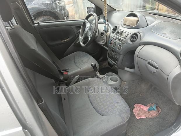 Toyota Yaris 1.4 2002 Silver