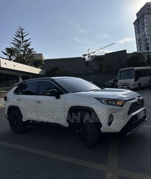 Toyota RAV4 2020 White